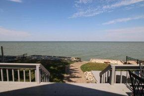 Beautiful House on the Bay!
